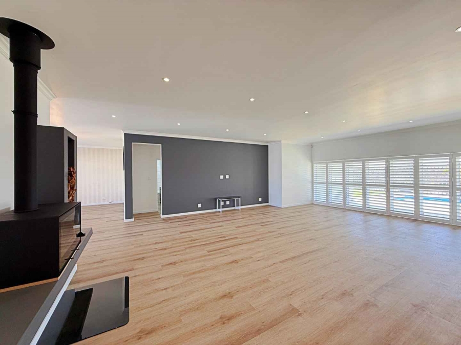 3 Bedroom Property for Sale in Country Club Western Cape